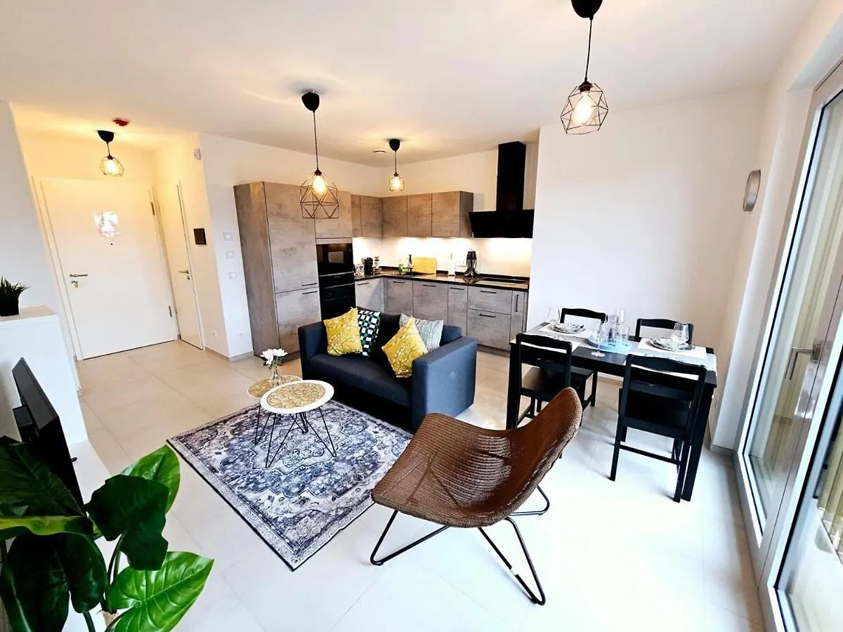 Lägenhet Comfy One Bedroom Flat With Parking&Balcony-Cd9 Luxemburg