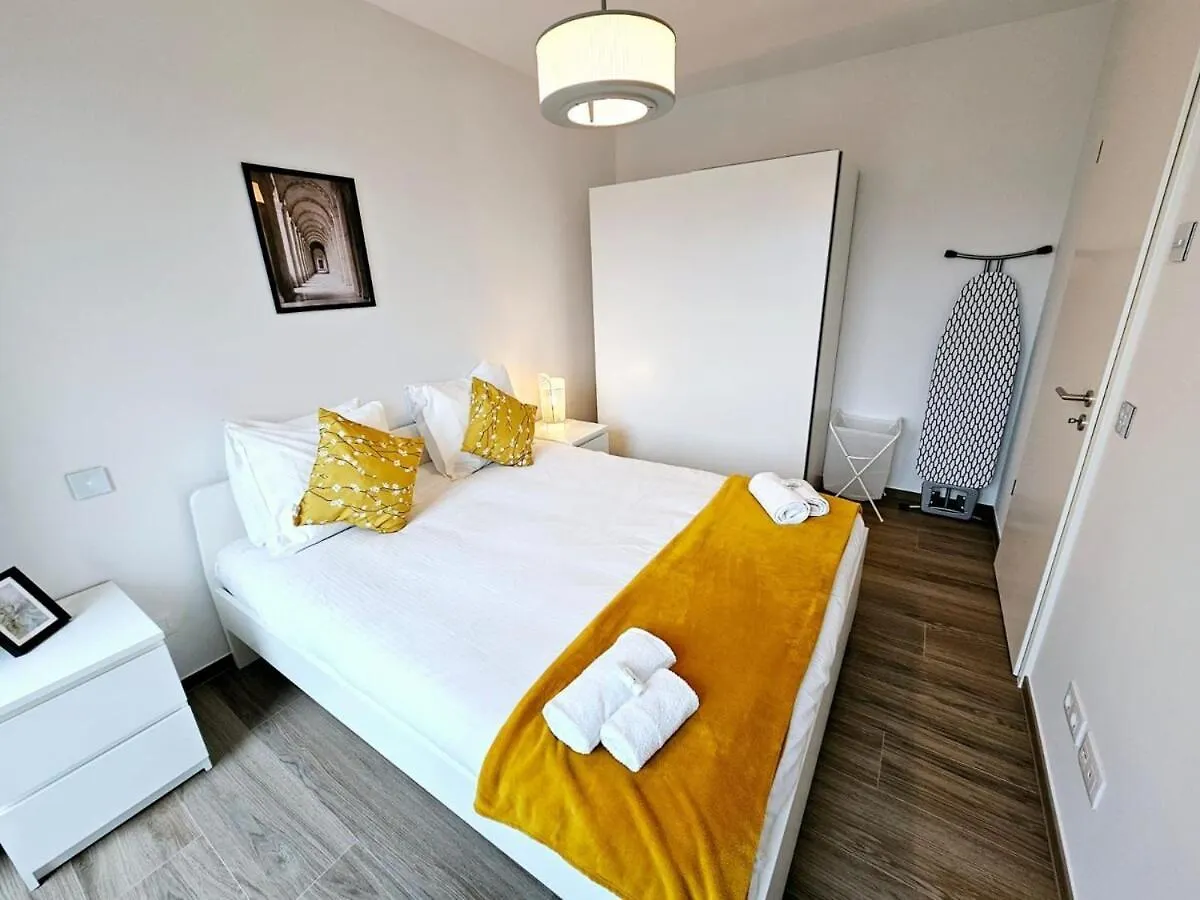 Comfy One Bedroom Flat With Parking&Balcony-Cd9 Luxemburg