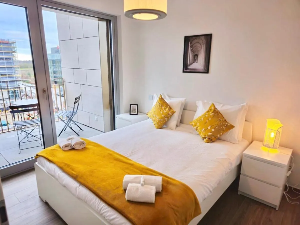 Lägenhet Comfy One Bedroom Flat With Parking&Balcony-Cd9 Luxemburg